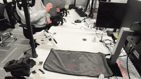 A policy rollout animation from the official Evo-RL repository, converted from GIF to video for playback. It illustrates the released pipeline; it is not the paper’s full comparison of selective experience.